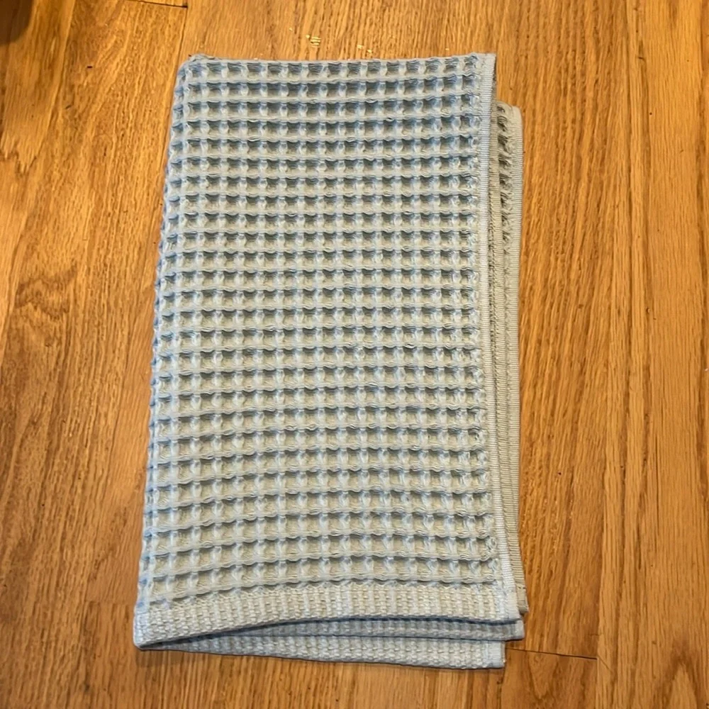 Casaluna Waffle Bathroom Hand Towel NWT Teal mist 18x30